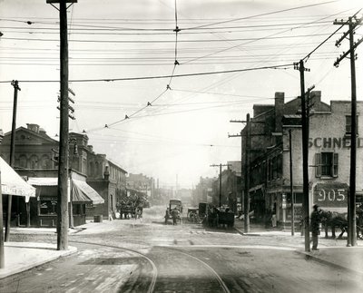 Kreuzung von Biddle und Thirteenth Streets, Blick nach Norden von Unknown